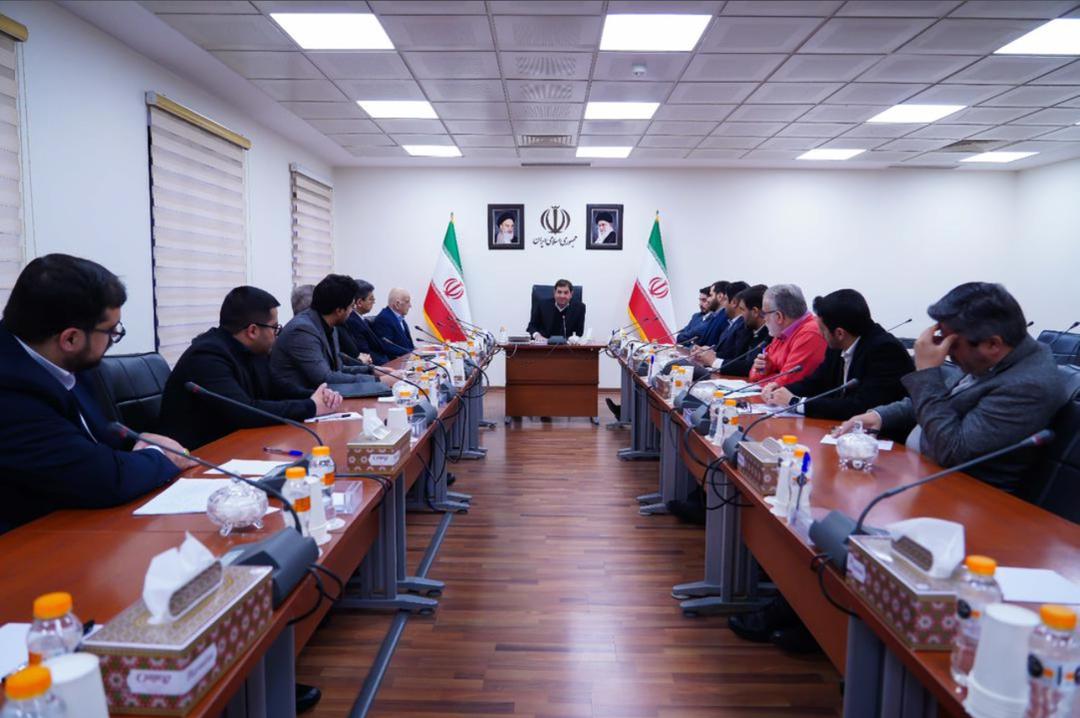 برگزاری نشست تخصصی مدیران صنعت پتروشیمی و شرکت های دانش بنیان با حضور دکتر مخبر